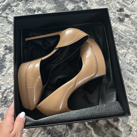 Used - Picture 2 of 5